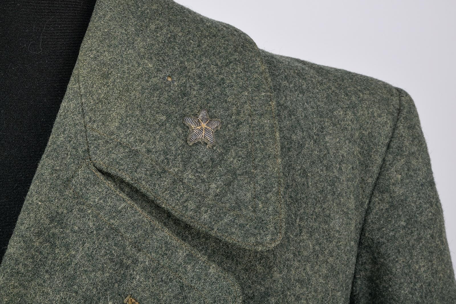 Cappotto da tenente colonnello dell’esercito, in tessuto grigioverde tipo lana, secondo quarto de...