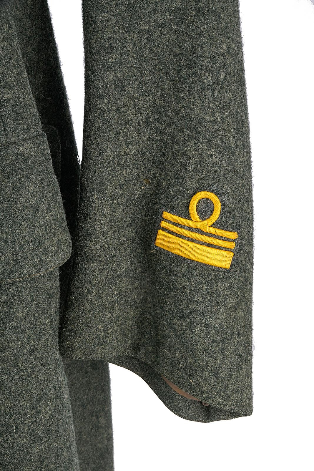 Cappotto da tenente colonnello dell’esercito, in tessuto grigioverde tipo lana, secondo quarto de...