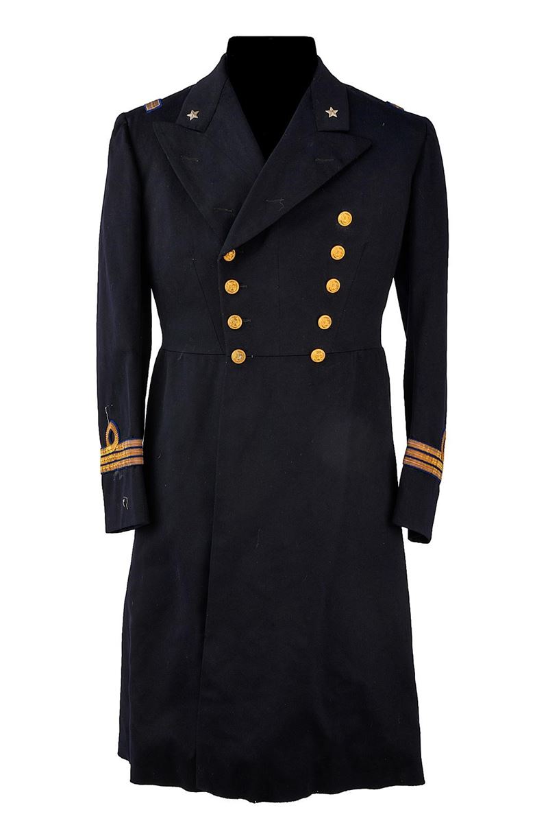 Redingote da tenente di vascello della Regia Marina, panno blu con stellette e galloni