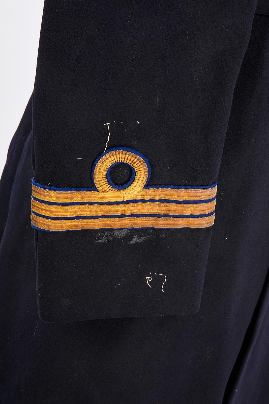 Redingote da tenente di vascello della Regia Marina, panno blu con stellette e galloni