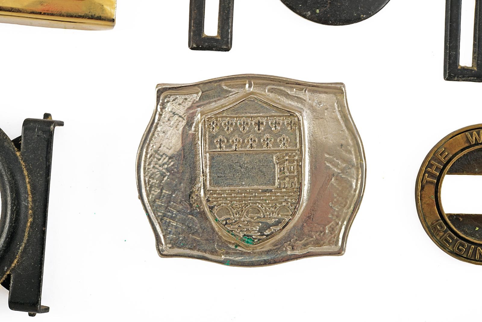 Lotto di fibbie militari, vari Paesi (XIX/XX secolo)