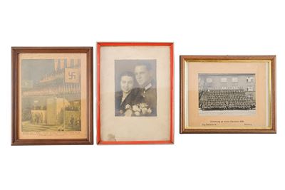 Militaria, Coppia di immagini e ritagli fotografici (tre opere) in cornice