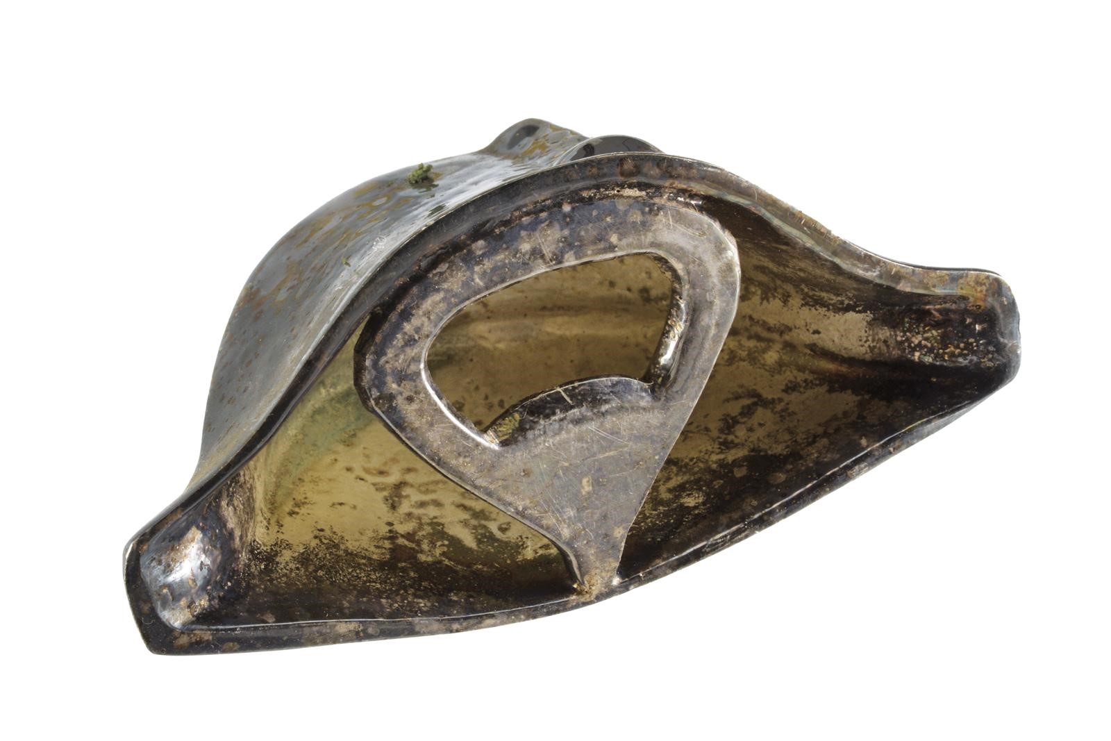 Quattro miniature di copricapi militari, bronzo/ottone/metallo argentato e stoffa, Prima metà del...