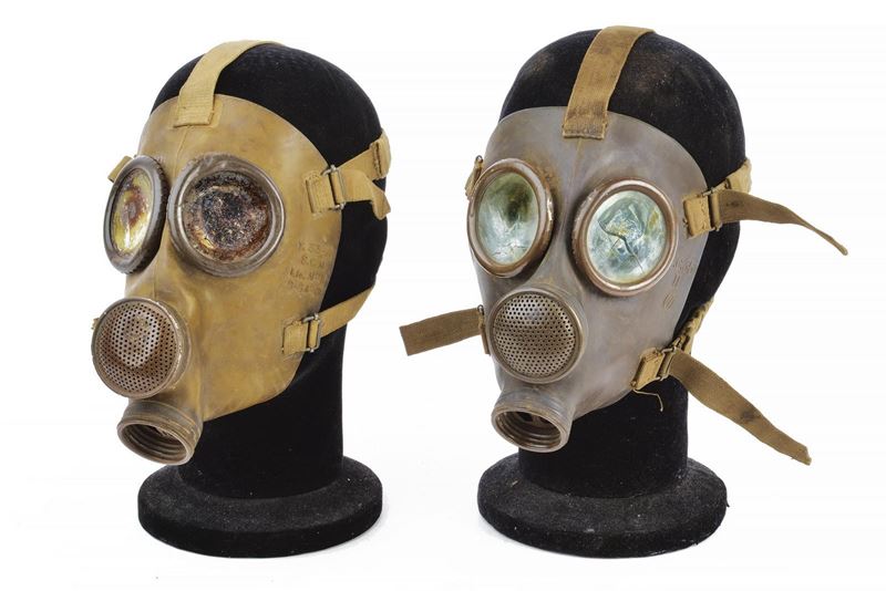 Regno d'Italia, Due maschere antigas mod. T.35-II e P.C. 35 II (gomma)