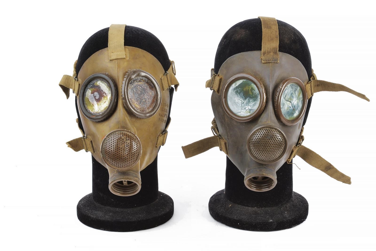 Regno d'Italia, Due maschere antigas mod. T.35-II e P.C. 35 II (gomma)
