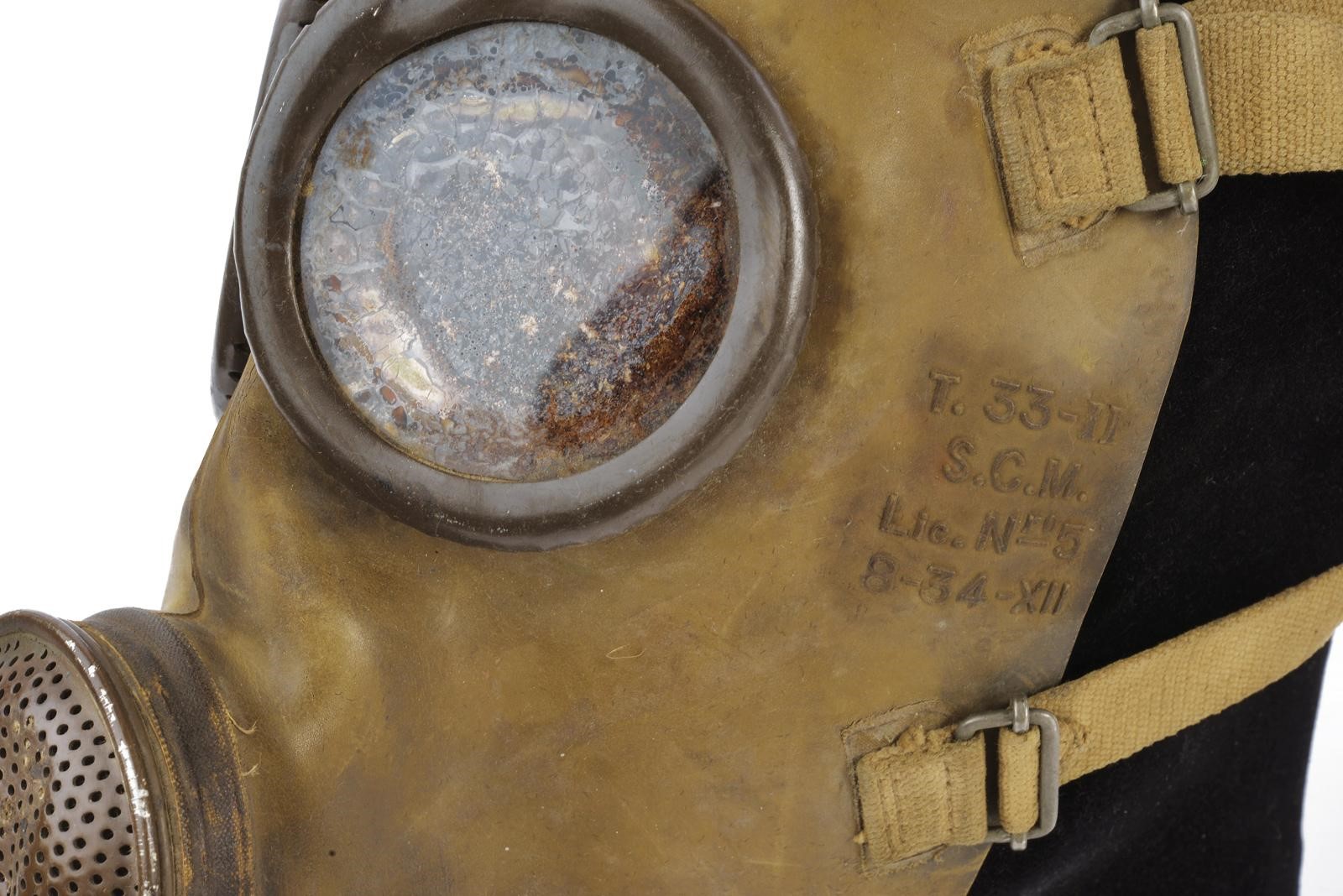Regno d'Italia, Due maschere antigas mod. T.35-II e P.C. 35 II (gomma)