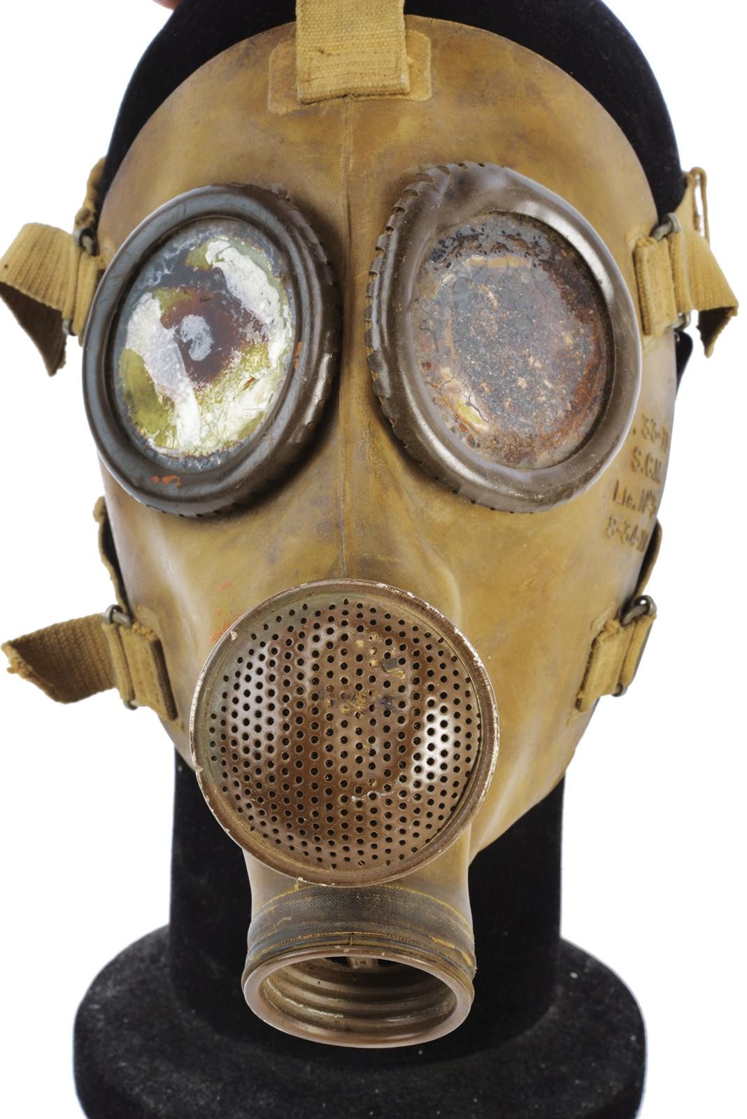Regno d'Italia, Due maschere antigas mod. T.35-II e P.C. 35 II (gomma)