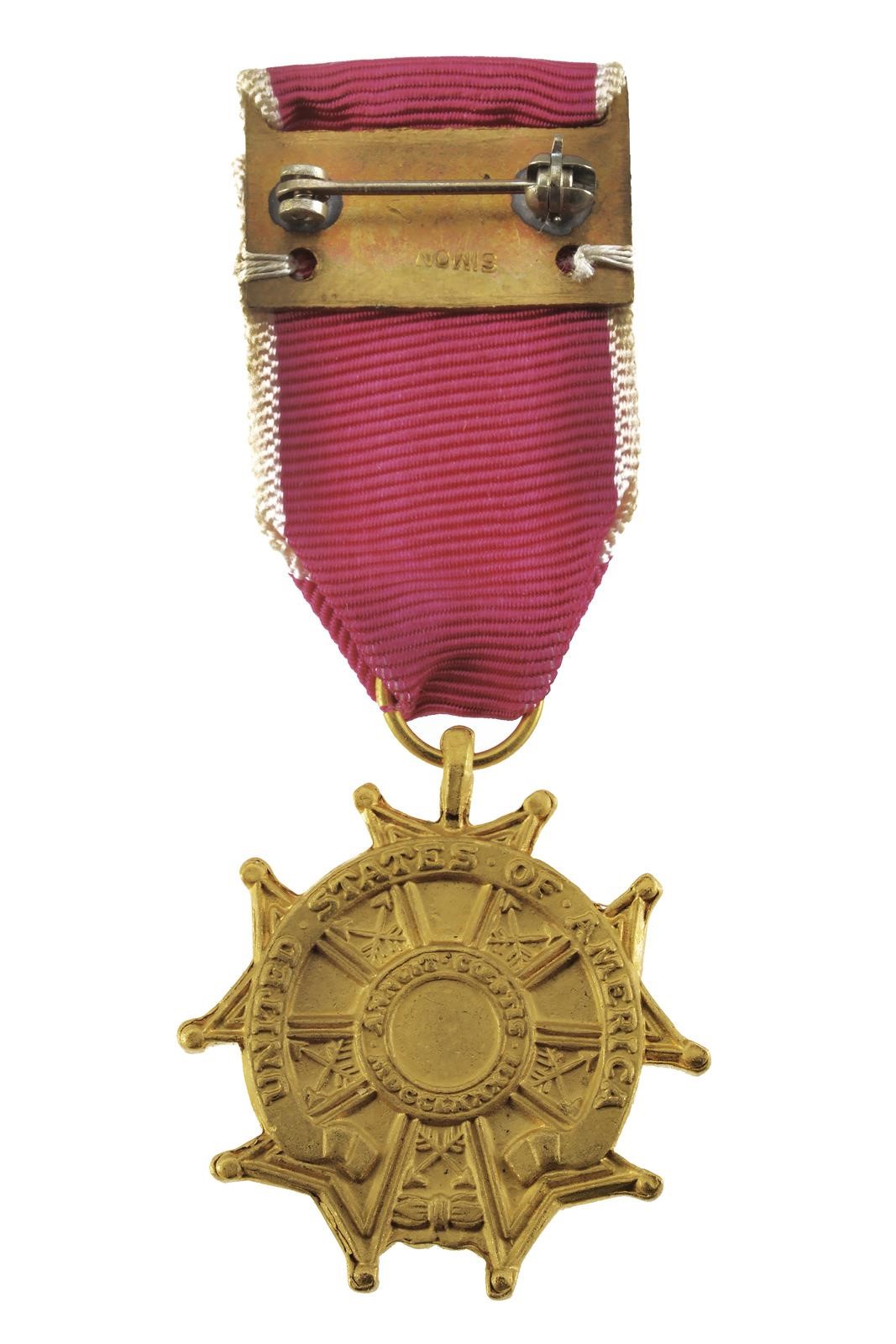 Legione del merito, croce da cavaliere dorata e smaltata su nastro (1966)