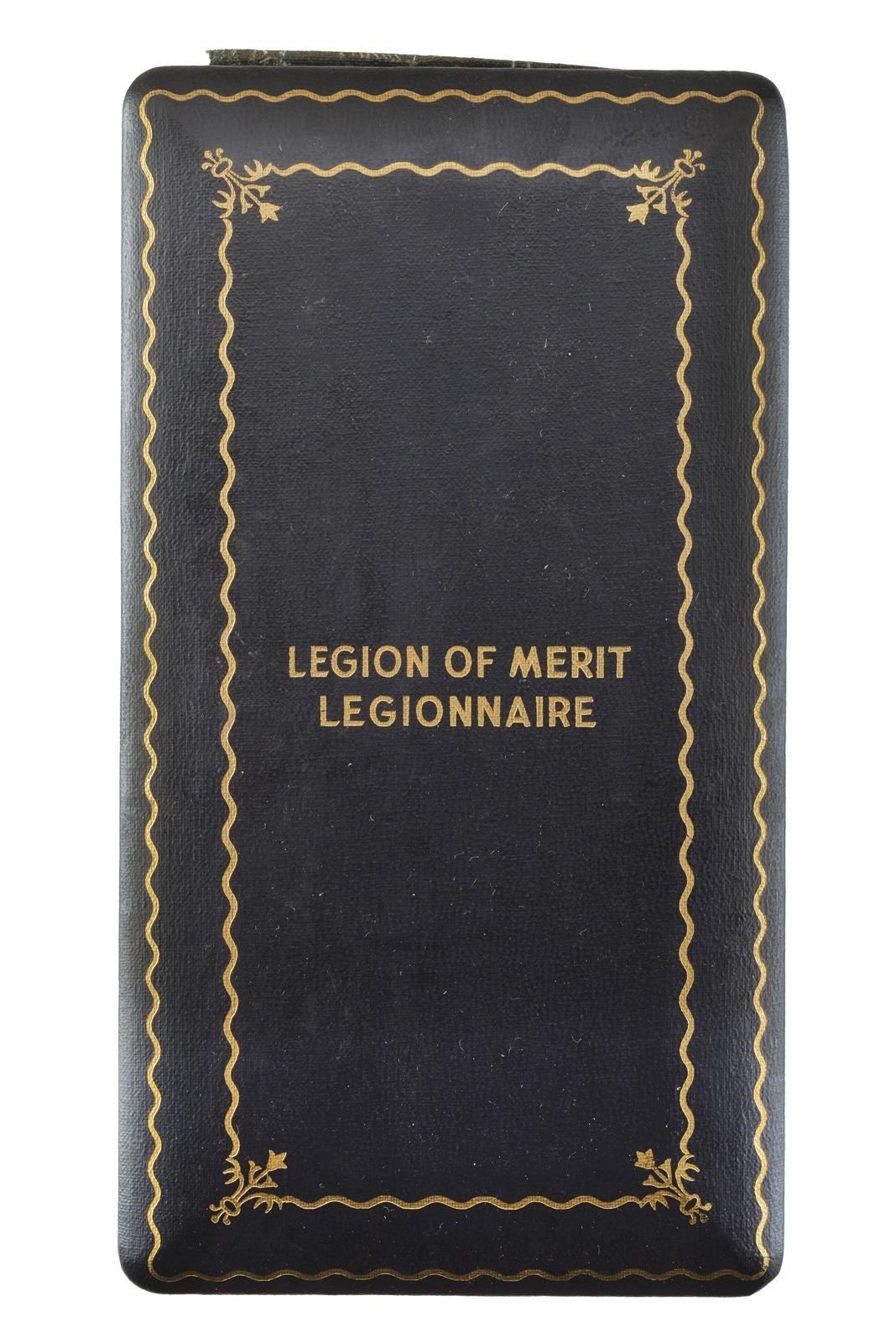 Legione del merito, croce da cavaliere dorata e smaltata su nastro (1966)