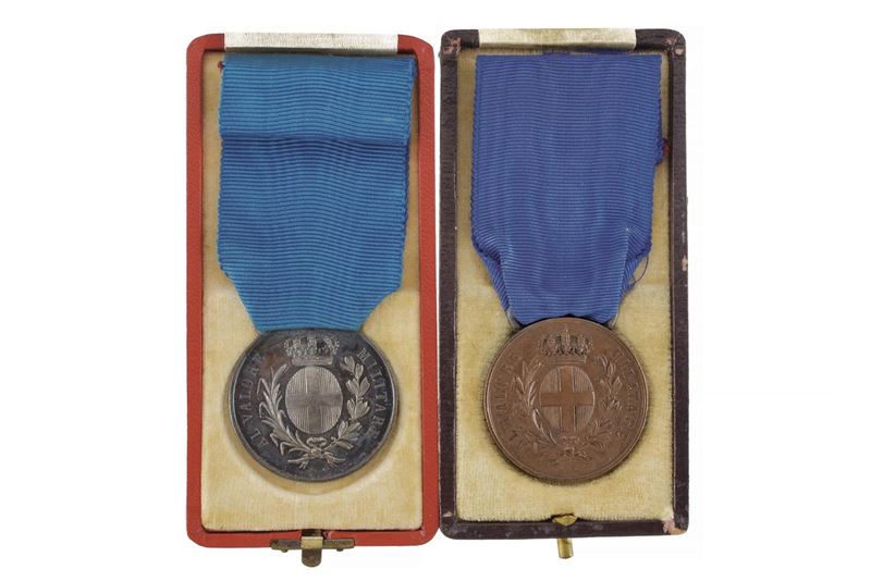 Regno d'Italia, Lotto di due medaglie al Valore Militare (una in argento e una in bronzo)