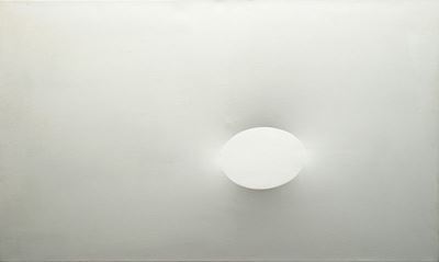 Autore non identificato, Ovale Bianco (1980), acrilico su tela sagomata