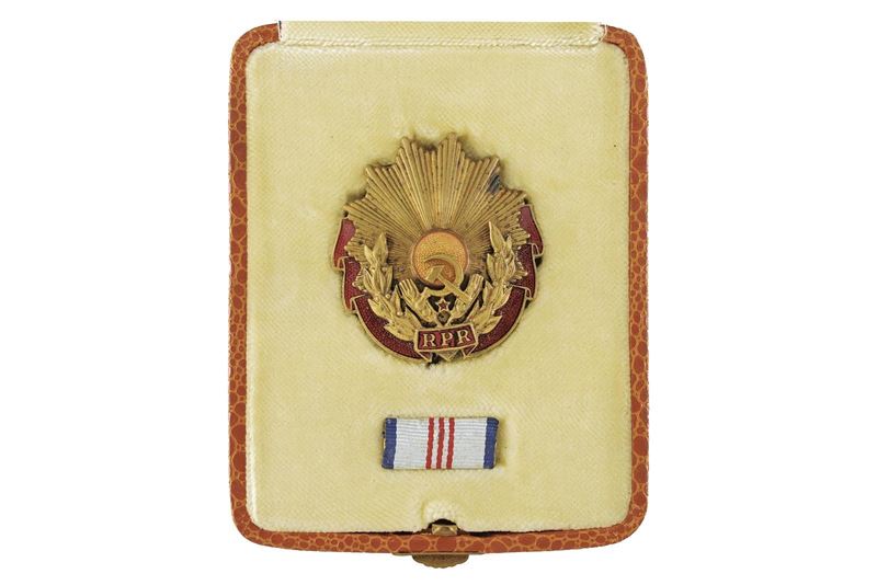 Medaglia, III classe, metallo smaltato (Terzo quarto del XX secolo)