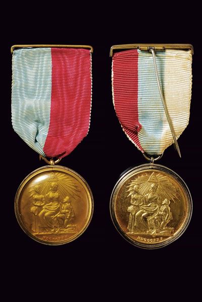 Decorazioni massoniche commemorative, Gran Bretagna, diametro 3,8 cm, cornice in argento e vermei...