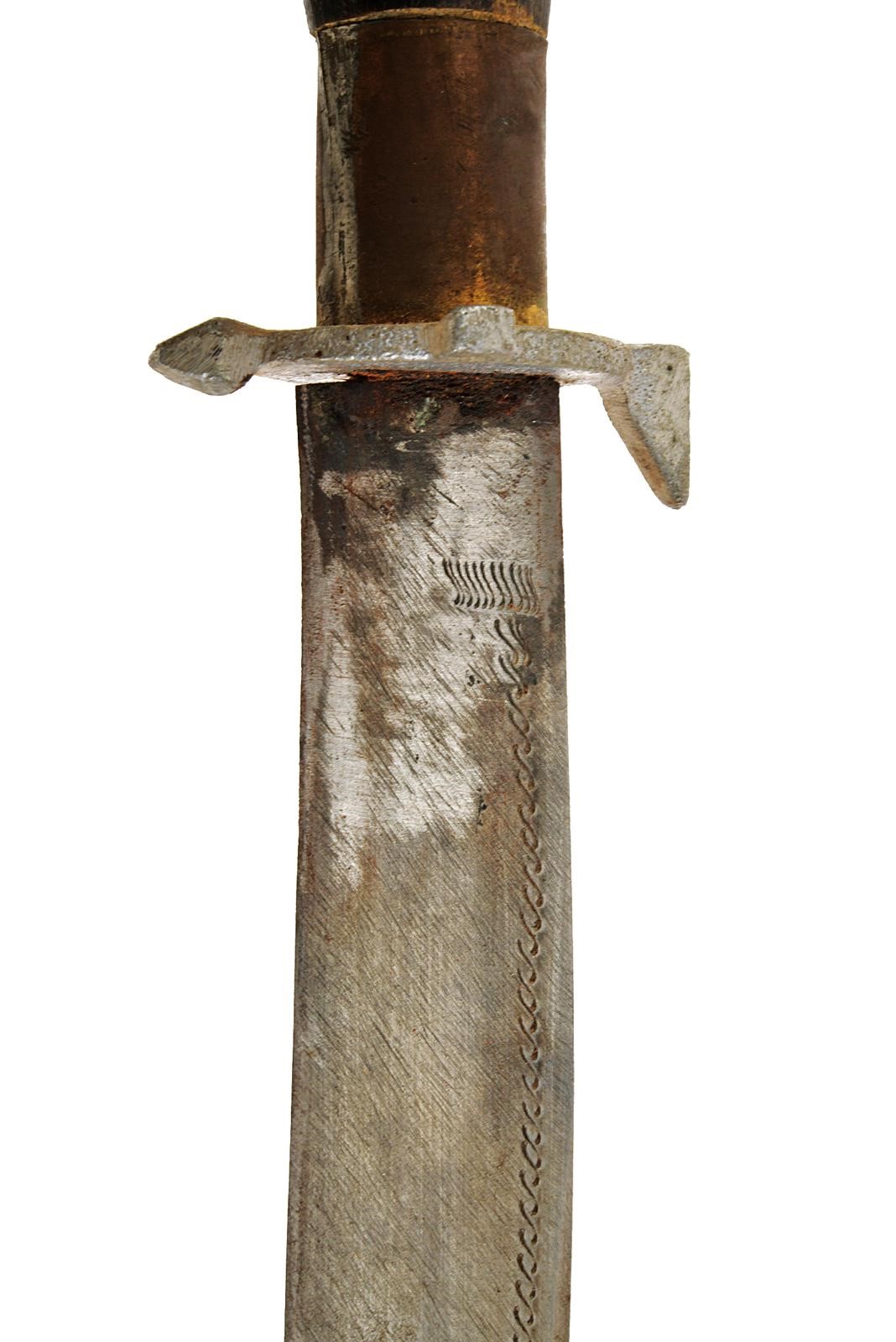 Balcani, Coltello con lama a un filo e incisioni geometriche