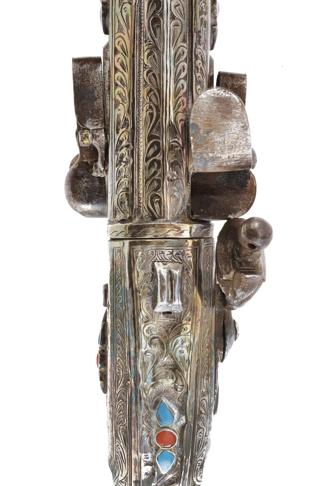 Arma decorativa a pietra focaia a due canne girevoli, pistola balcanica con rivestimento in lamin...