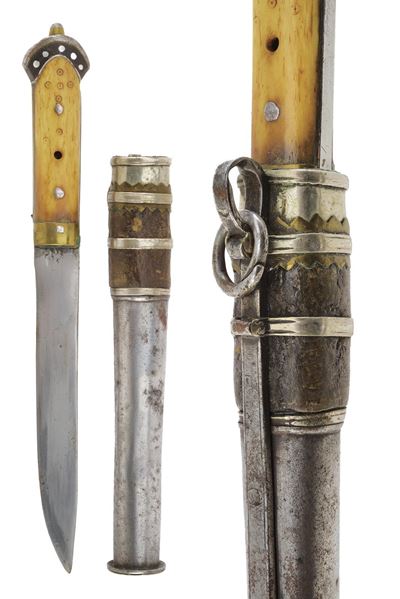 Arma bianca, coltello con lama dritta a un filo, impugnatura con guancette in corno di cervo e fo...