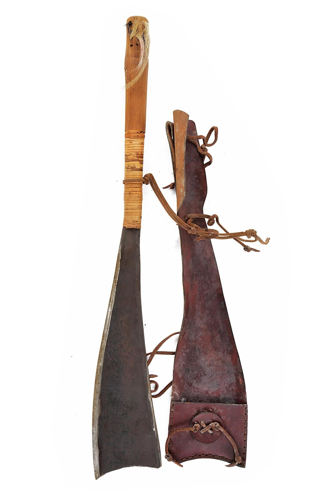Militaria, Machete a lama a un filo crescente verso il debole (Borneo)
