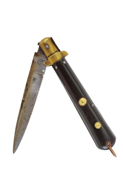 Coltello a scatto con lama pieghevole a filo e controfilo, ghiera in ottone