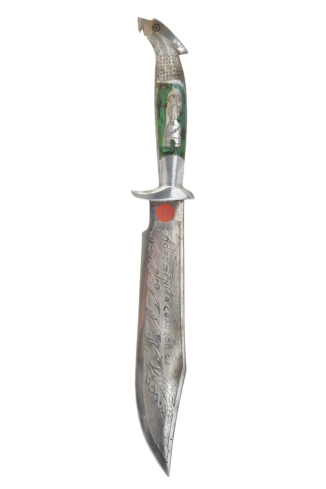America Meridionale, Coltello con lama incisa