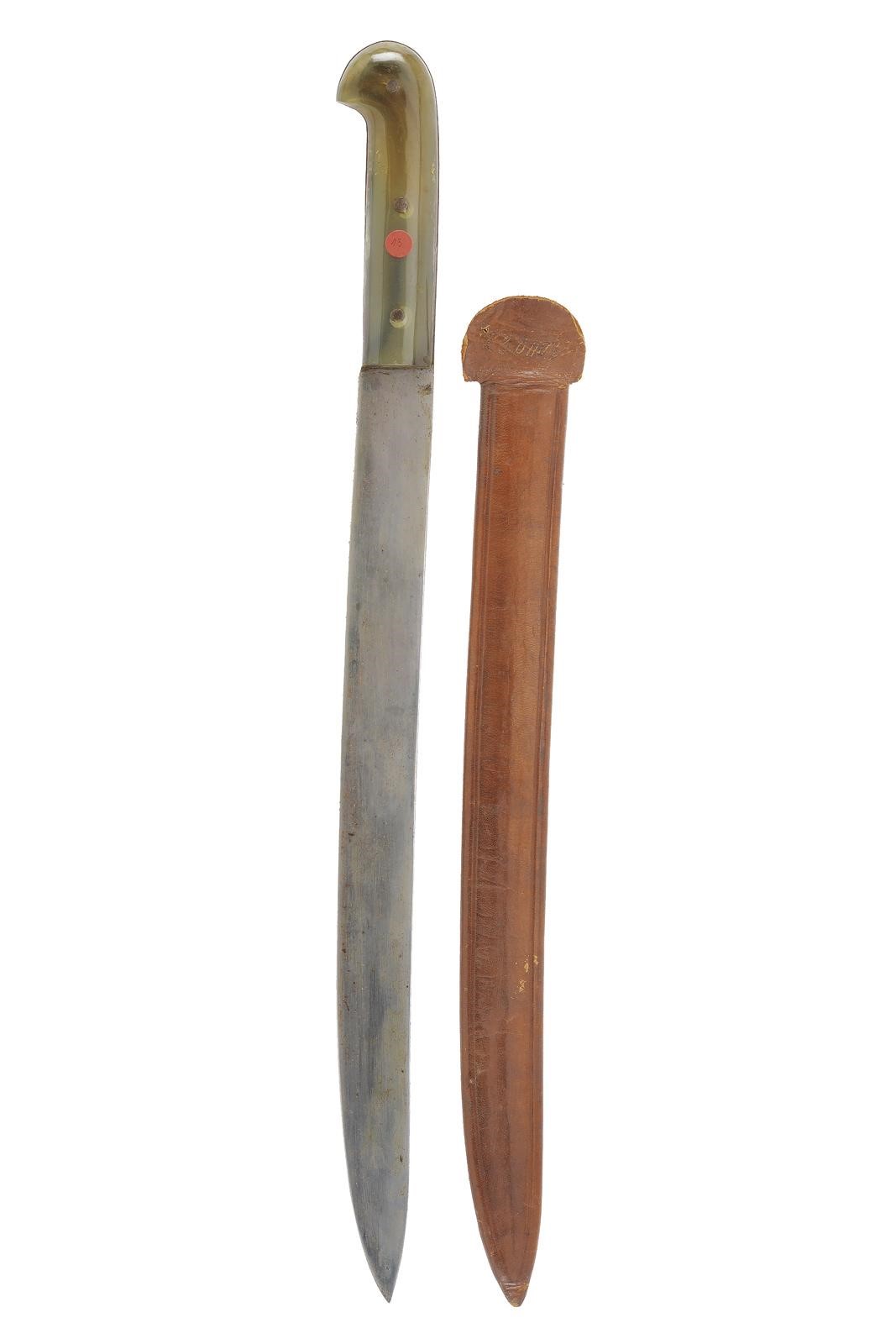 Lungo coltello inglese, lama a un filo con scanalatura dorsale e marchio “SAM.L KITCHIN”