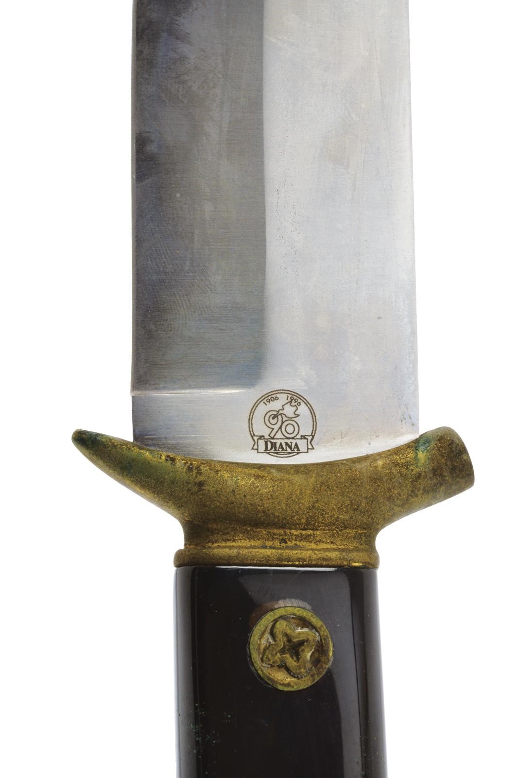 Coltello, lama a un filo con incisioni «1/150» e «1906–1996 90 DIANA», bronzo con guancette nere