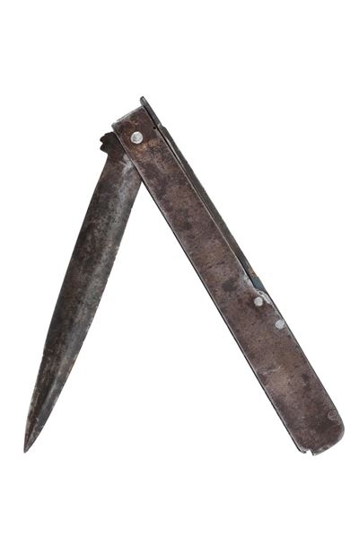 Oggetto d’arma, coltello con lama a filo e impugnatura in ferro (Napoli)