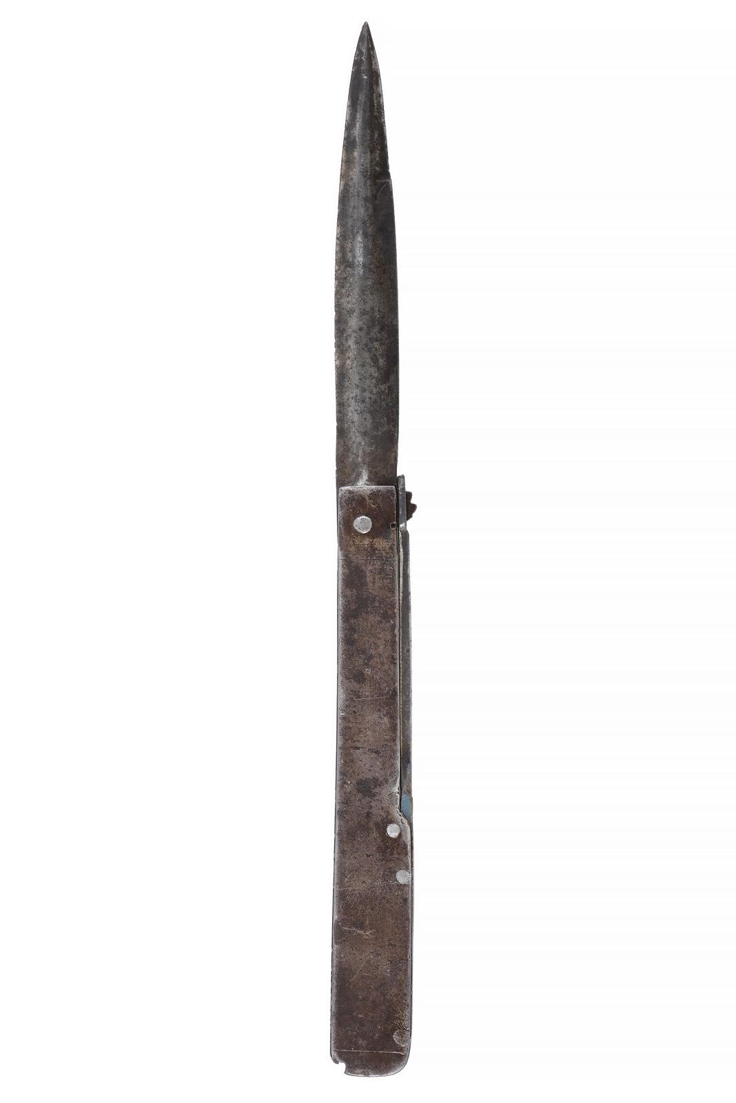 Oggetto d’arma, coltello con lama a filo e impugnatura in ferro (Napoli)