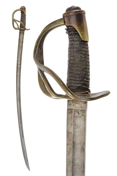 Sciabola da cavalleria, lama curva larga con marcatura “S&K”, bronzo e resti di rivestimento in c...