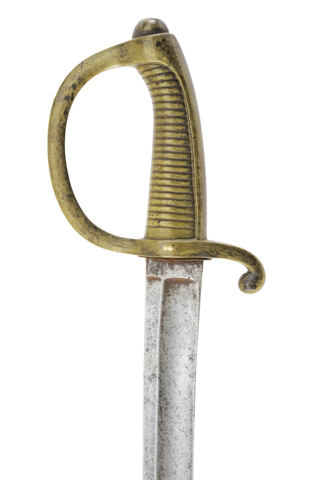 Sabre briquet, lama curva a un filo con sguscio e tallone, fornimento in ottone massiccio