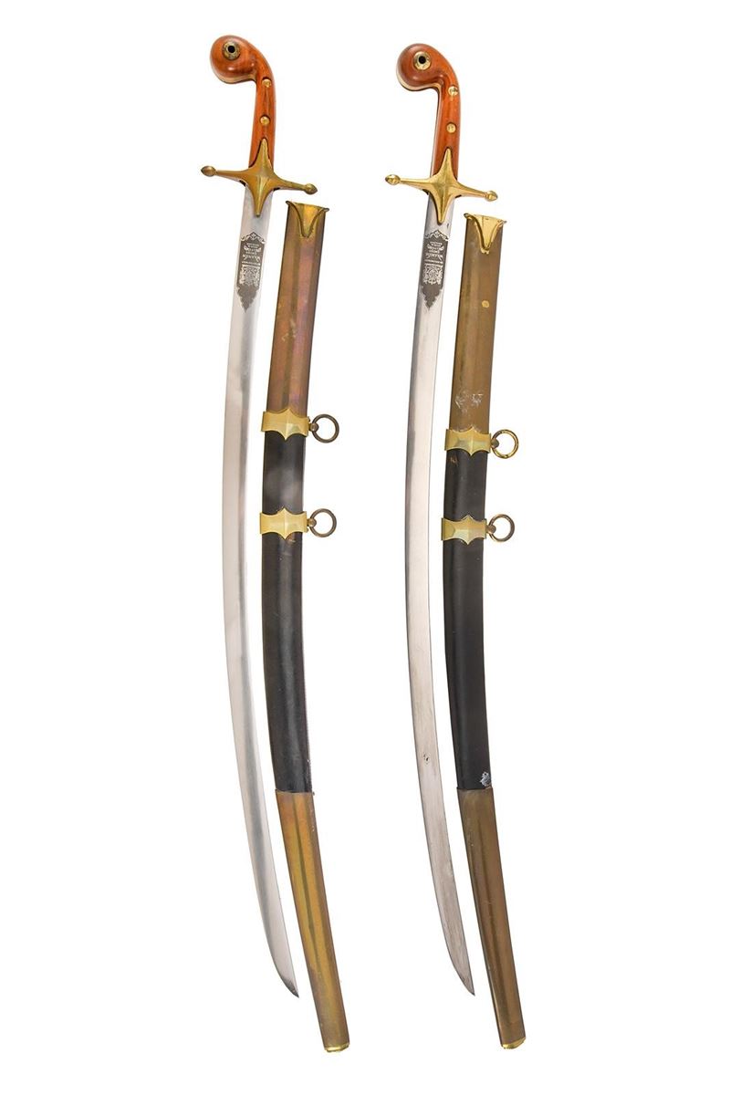 Repliche di scimitarre a lama curva, con iscrizione “WILKINSON SWORD LTD”, Inghilterra
