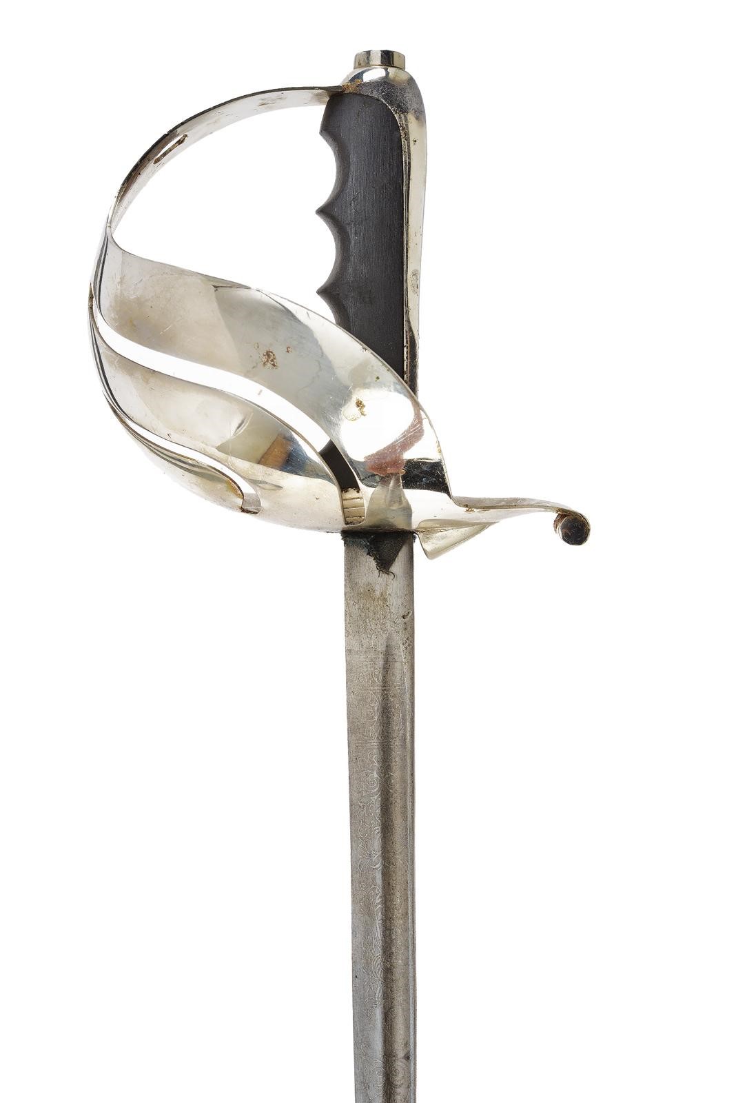 Sciabole da ufficiale, Mod. 1855 e sciabola con lama parzialmente incisa, Regno d’Italia