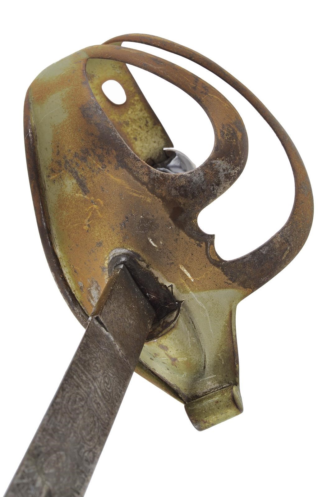 Italia, Coppia di sciabole Mod. 1888 con lame dritte e curve, incisioni e relativi fodero