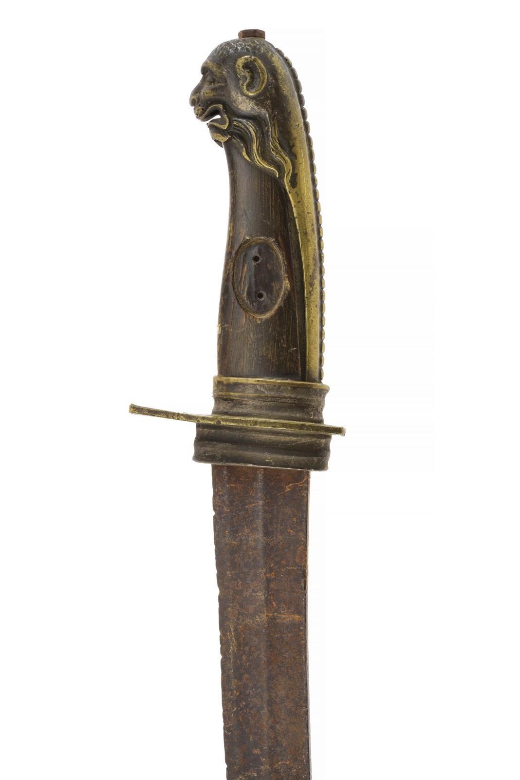 Militaria, Lotto di due spade e una sciabola (XIX secolo), lame con scanalature e impugnature in ...