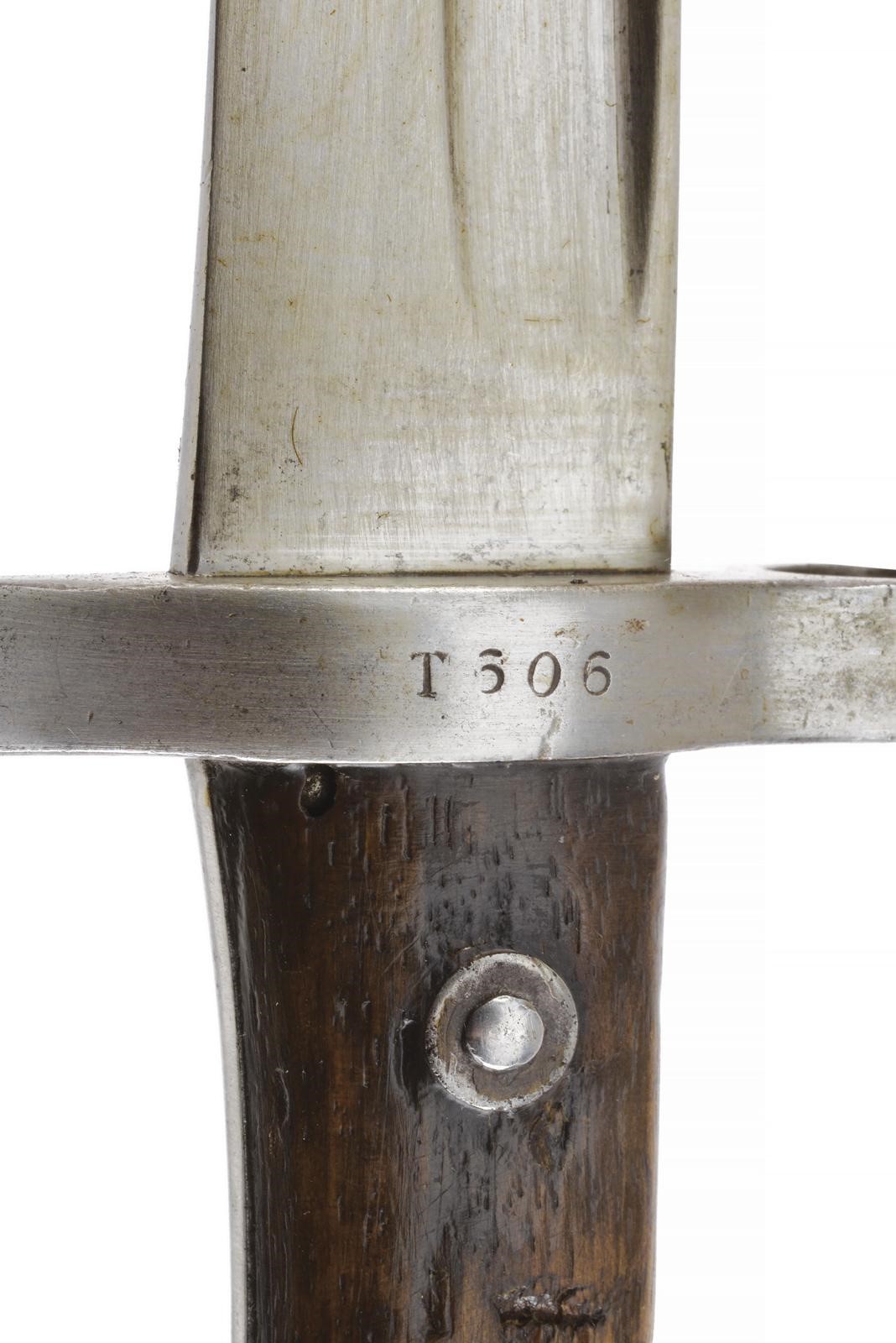 Baionetta per Kropatschek Mod. 1886, lama con marcatura Steyr 1886 e fodero in ferro