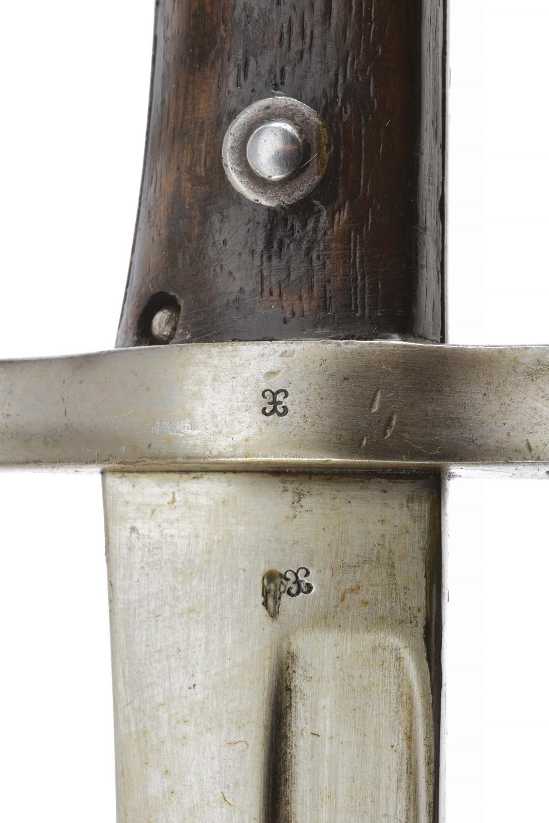 Baionetta per Kropatschek Mod. 1886, lama con marcatura Steyr 1886 e fodero in ferro
