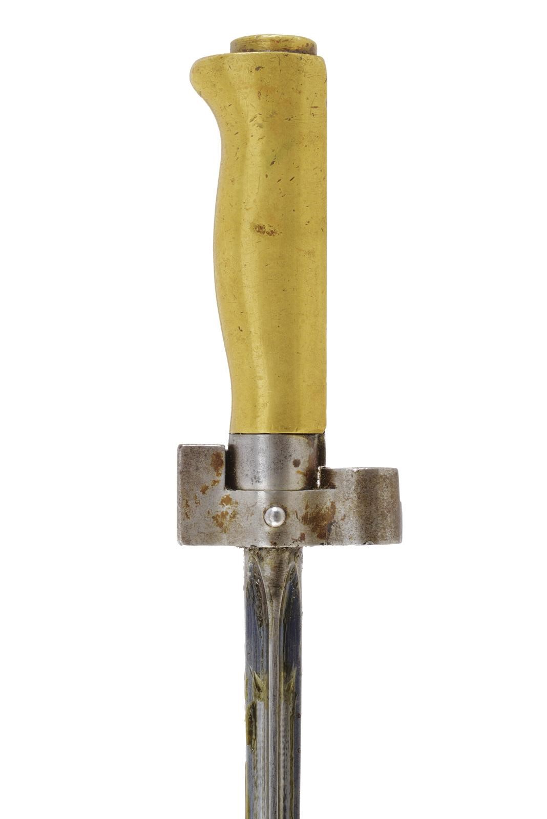 Baionette Lebel mod. 1886, Francia — lotto di due esemplari con fodero