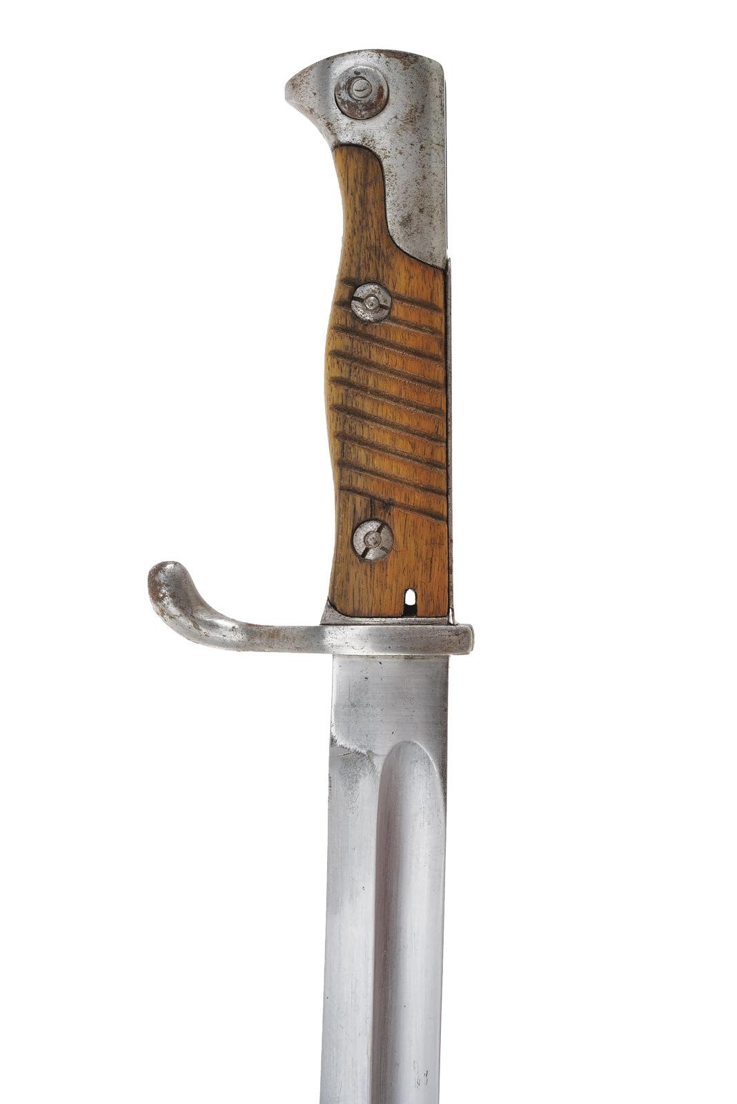 Baionetta Mauser, lama marcata «Carl Eickhorn Solingen», con fodero in ferro