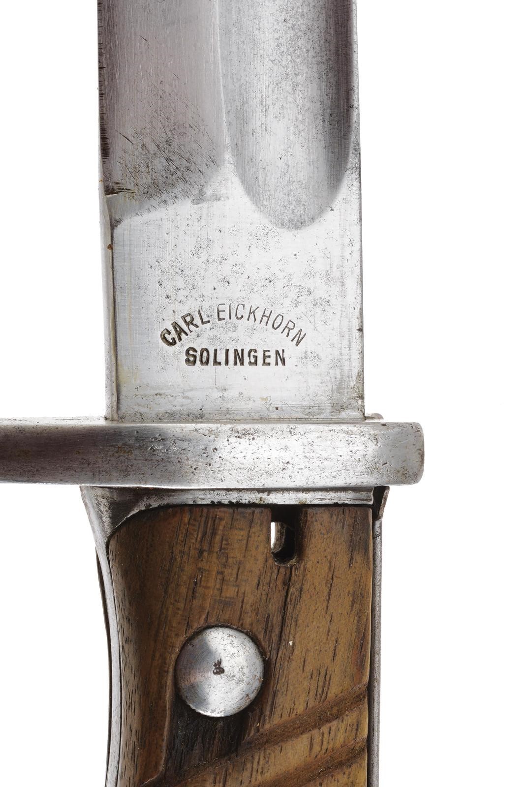 Baionetta Mauser, lama marcata «Carl Eickhorn Solingen», con fodero in ferro