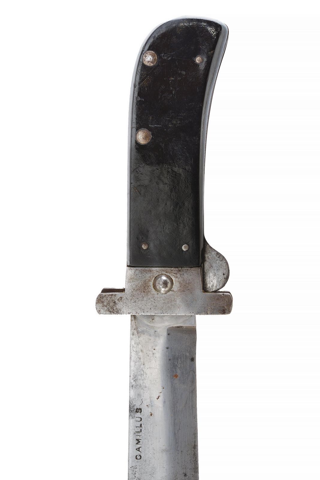 Camillus, Machete pieghevole con lama a un filo e marcatura "CAMILLUS"