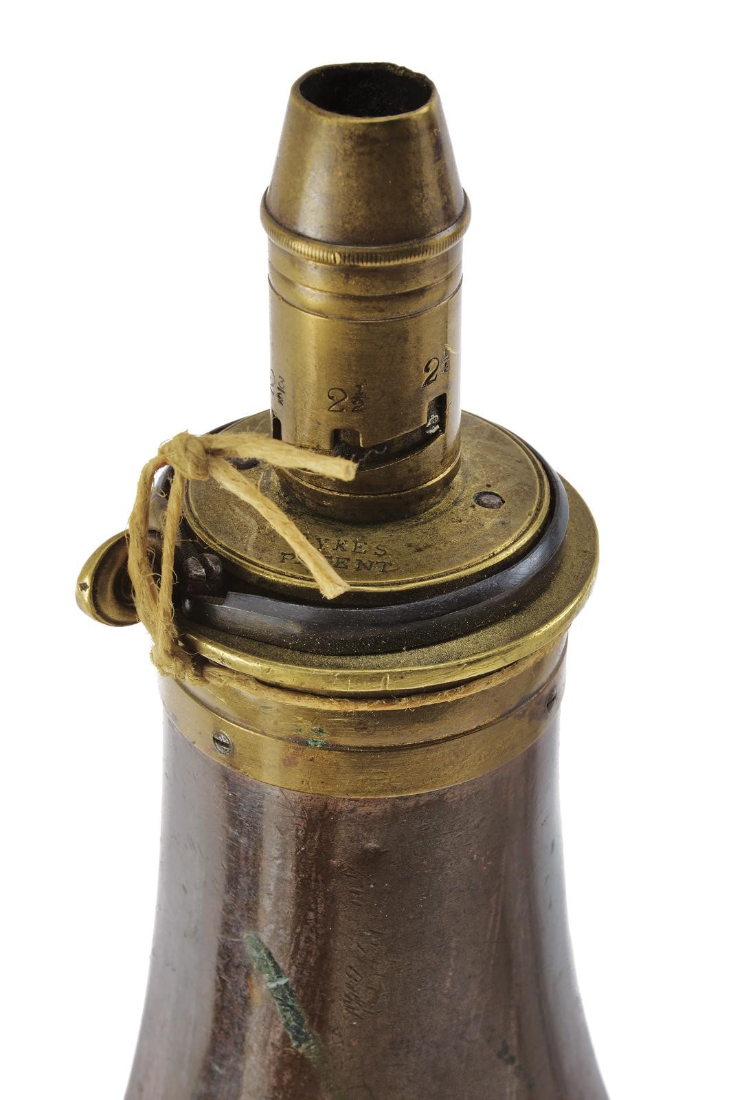 SYKES PATENT, Fiasca da polvere a serbatoio metallico con dosatore