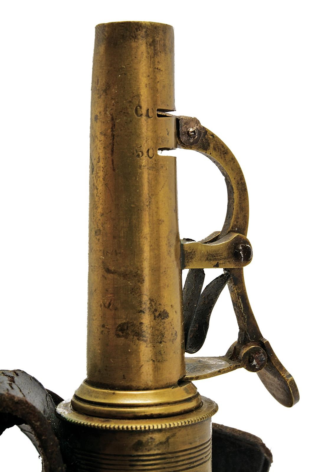 Cintura in cuoio con fibbia e cannello in ottone per palline, molla in ferro