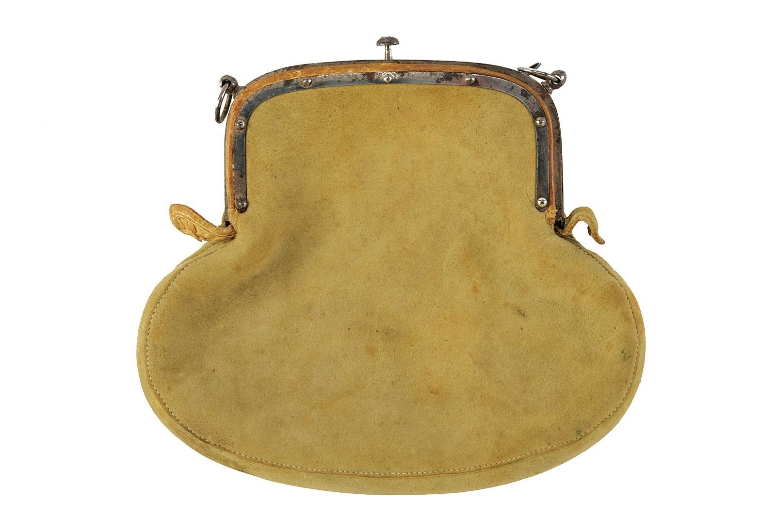Borsetta da caccia in camoscio con fornimenti in ferro e chiave, 17 x 15 cm