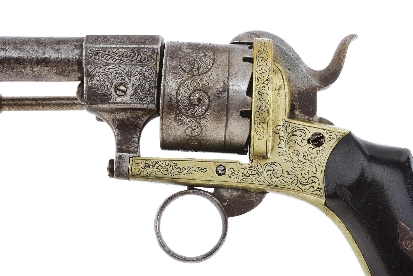 Revolver a spillo, canna rigata e tamburo a sei colpi