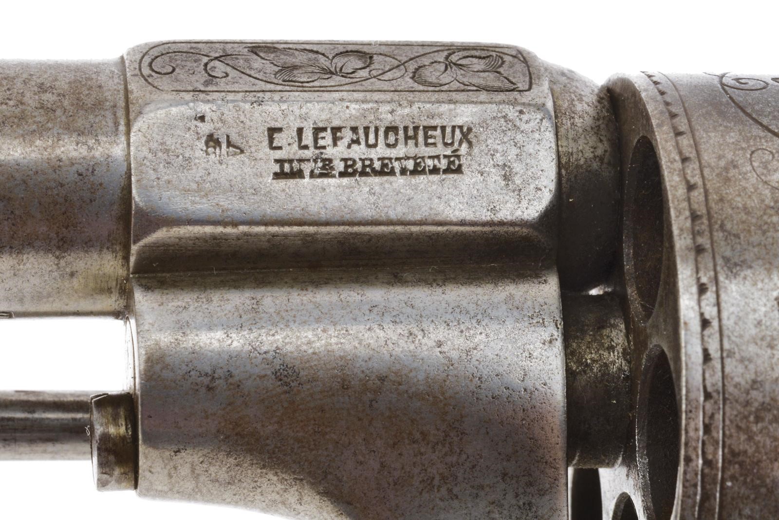 Lefaucheux, Revolver a spillo, modello Lefaucheux con incisioni alla culatta (cal. 11 mm)