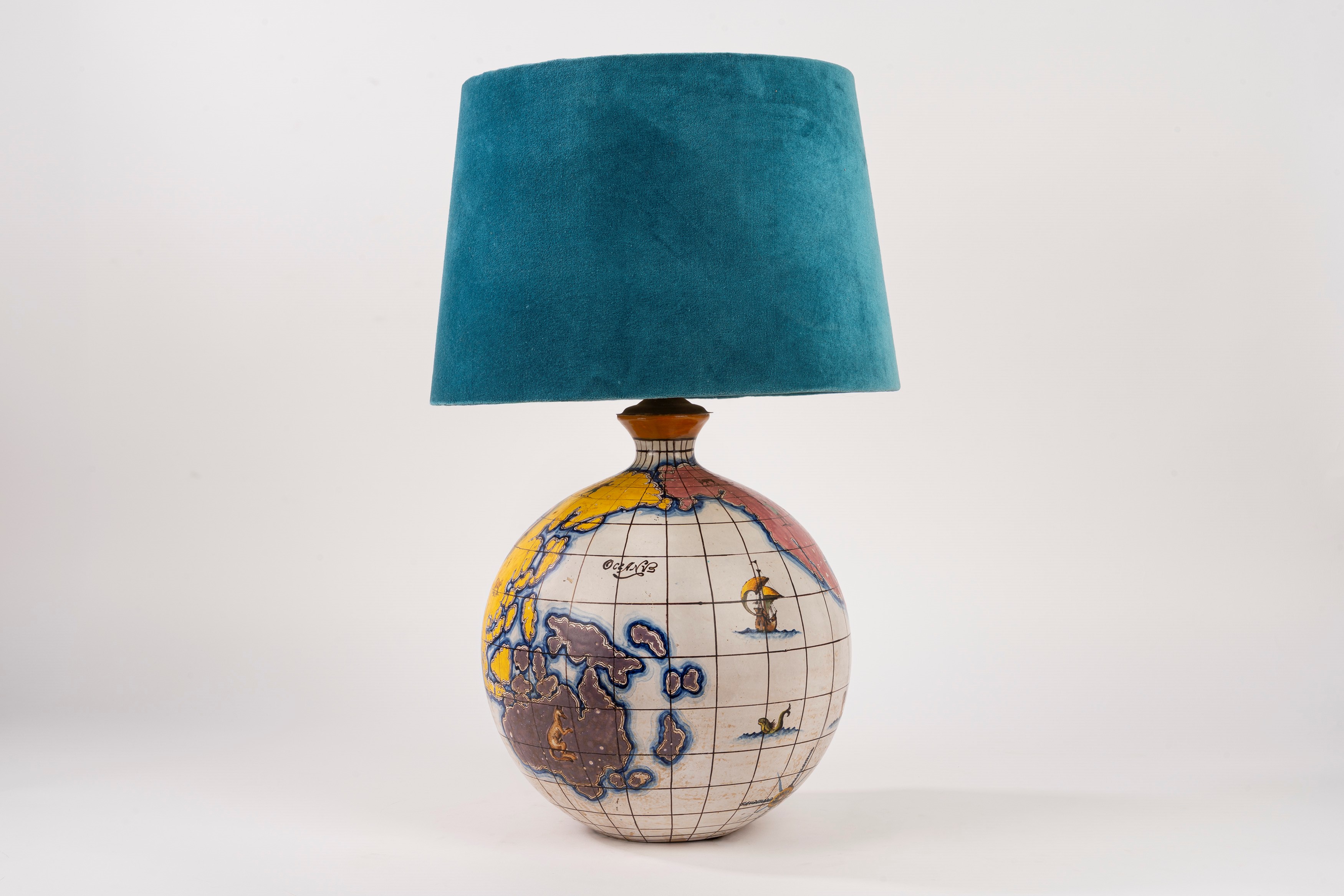 Ugo Zaccagnini - Lampada da tavolo in ceramica a forma di globo terrestre