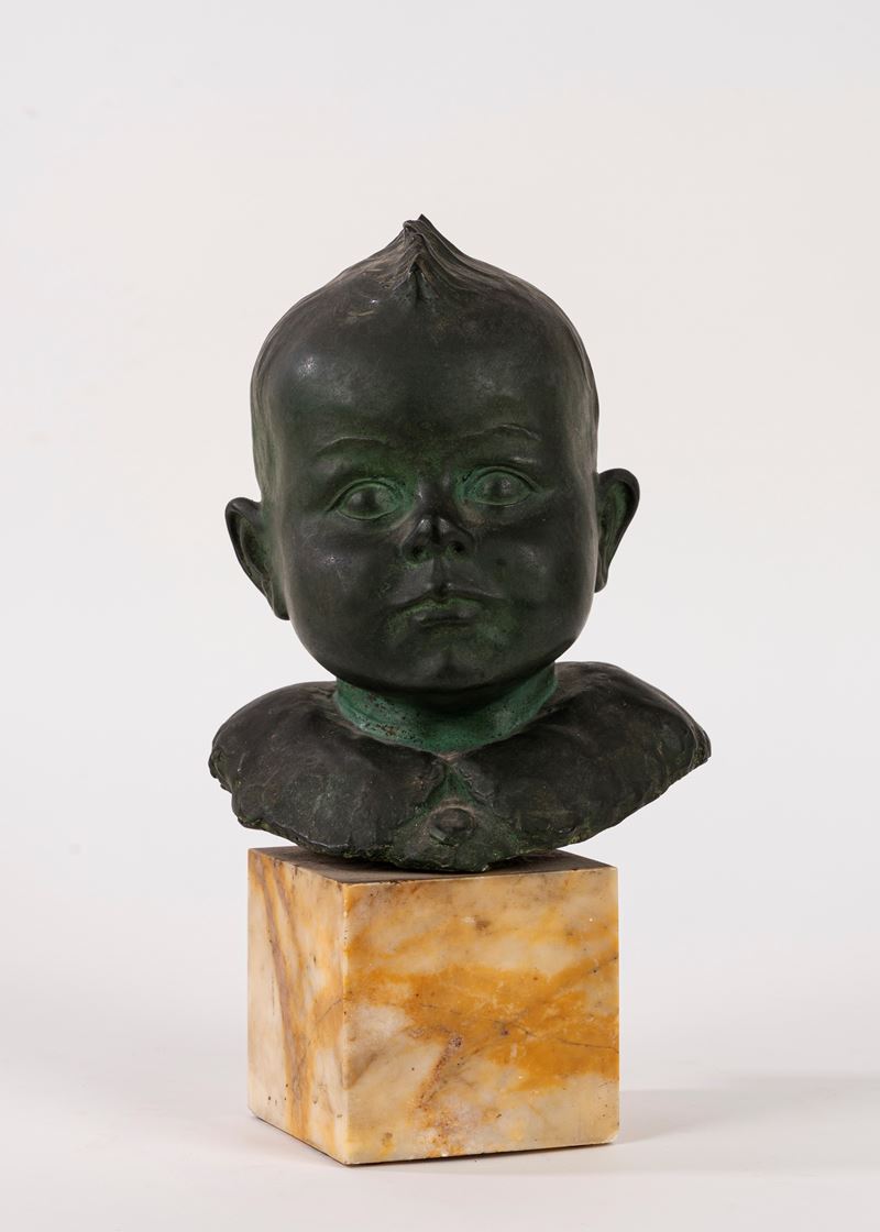 Scuola Italiana, Inizi Secolo XX - Busto di bambino in bronzo, su base in marmo, scultura