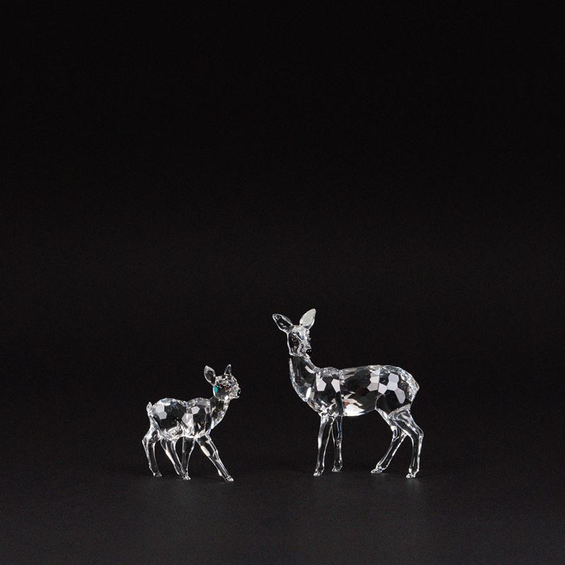 Swarovski - Cerva e Cerbiatto, scultura in cristallo della serie “Rare Encounters”