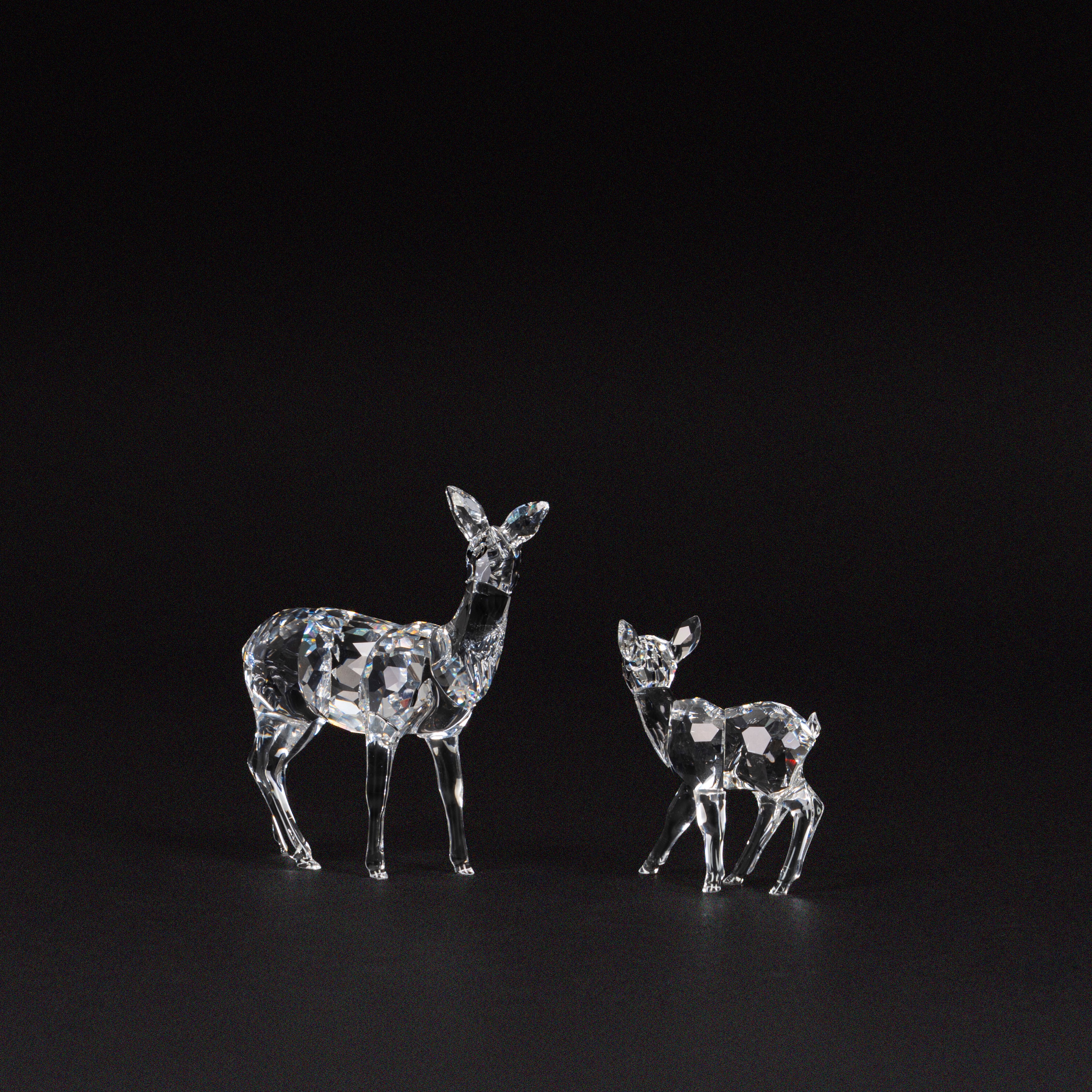 Swarovski - Cerva e Cerbiatto, scultura in cristallo della serie “Rare Encounters”