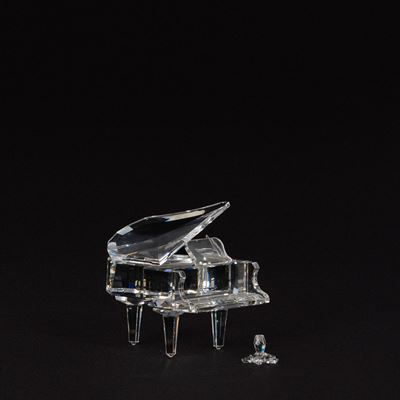 Pianoforte in cristallo della serie “Crystal Melodies” (n. 174506)