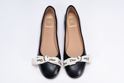 Ballerine in pelle nera con fiocco e sacchetti, taglia 39